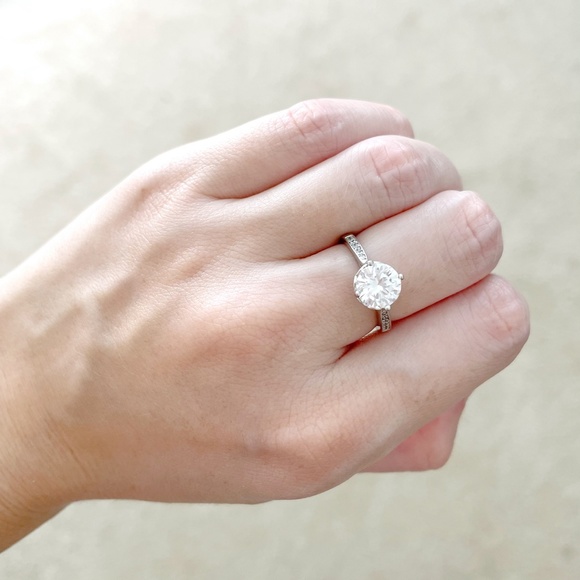 925 Silver Cubic Zirconia Ring - Picture 2 of 4